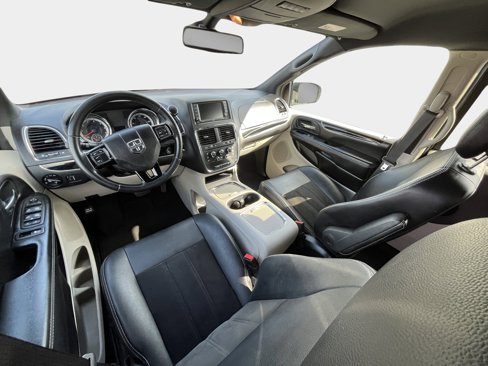 Used 2020 Dodge Grand Caravan SXT image 10