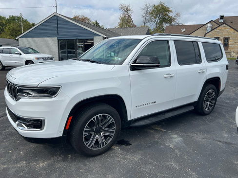 Used 2023 Jeep Wagoneer 4WD w/ Premium Group I image 1