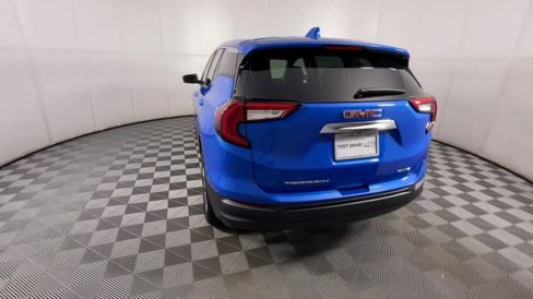 Used 2024 GMC Terrain SLE image 7