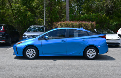 Used 2019 Toyota Prius LE image 2