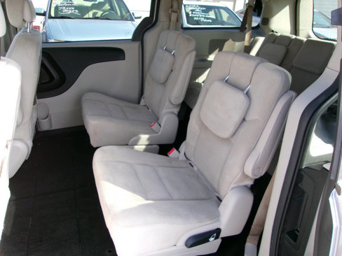 Used 2016 Dodge Grand Caravan SE w/ Quick Order Package 29E SE image 9