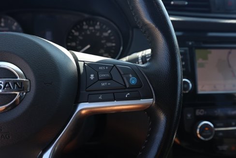Used 2020 Nissan Rogue SV w/ Sun & Sound Touring Package image 27