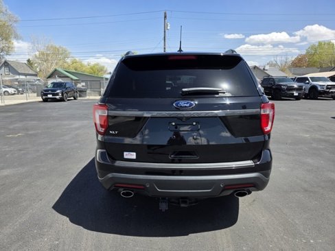 Used 2019 Ford Explorer XLT w/ Equipment Group 202A image 7