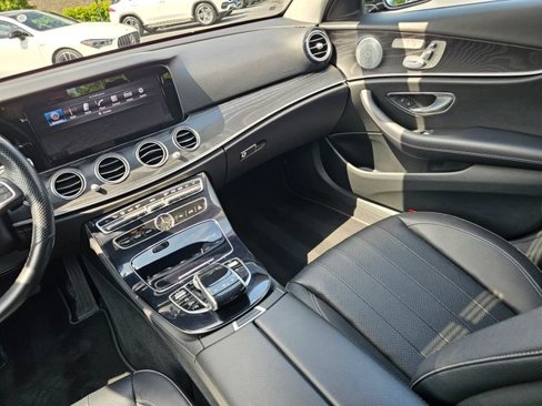Used 2017 Mercedes-Benz E 300 4MATIC image 34