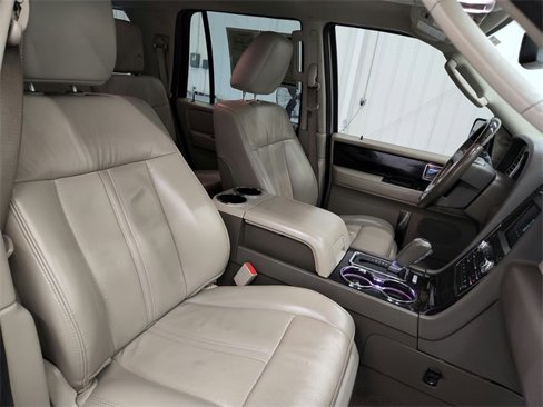 Used 2017 Lincoln Navigator Select image 36