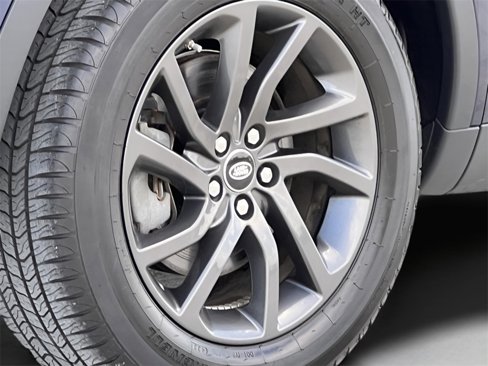 Used 2019 Land Rover Discovery Sport SE image 14