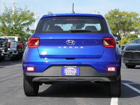 Used 2024 Hyundai Venue SEL image 21