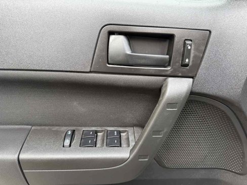 Used 2010 Ford Focus SE image 20