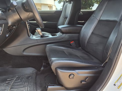 Used 2019 Jeep Grand Cherokee Altitude image 17
