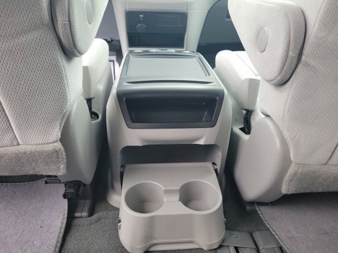 Used 2015 Toyota Sienna LE image 23