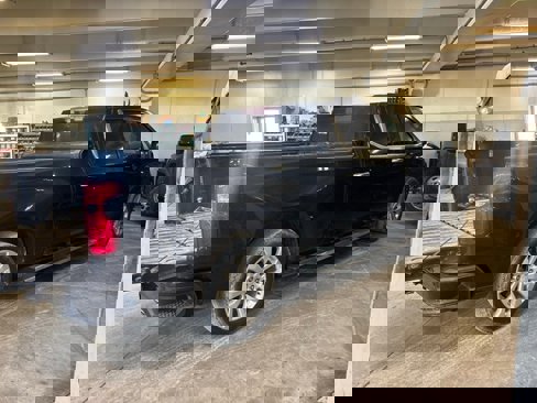 Used 2020 Chevrolet Silverado 1500 High Country w/ Technology Package image 11
