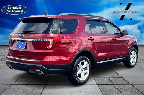 Used 2018 Ford Explorer XLT w/ Equipment Group 202A image 2