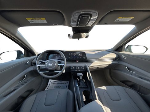 Certified 2024 Hyundai Elantra SE image 17