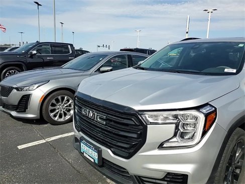 Used 2022 GMC Terrain SLE w/ Driver Convenience Package image 10