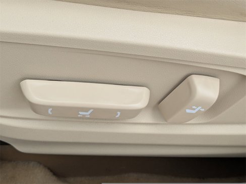 Used 2013 Lexus ES 300h image 20