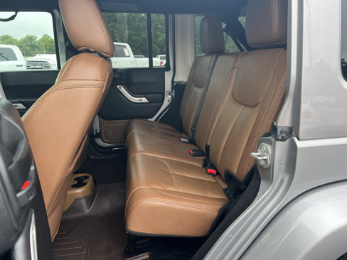 Used 2017 Jeep Wrangler Unlimited Sahara w/ Connectivity Group image 10
