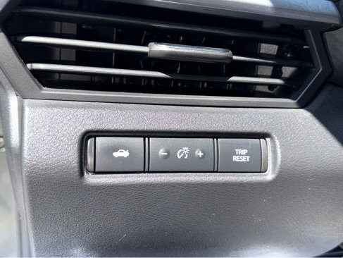 Used 2022 Nissan Altima 2.5 SR image 14