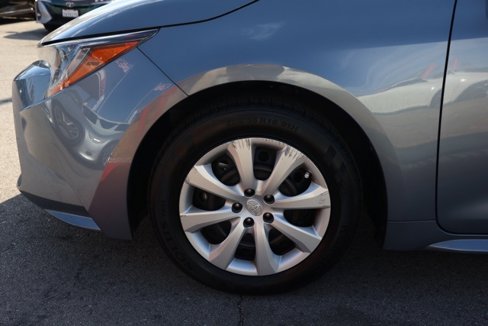 Used 2022 Toyota Corolla LE image 11