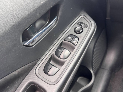 Used 2021 Nissan Versa SV image 19