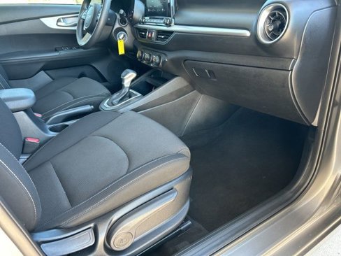 Used 2023 Kia Forte LXS image 32