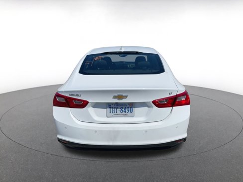 Used 2024 Chevrolet Malibu LT image 2