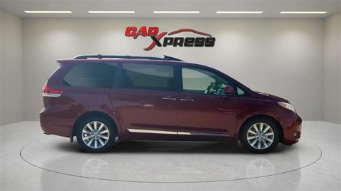 Used 2011 Toyota Sienna Limited image 5