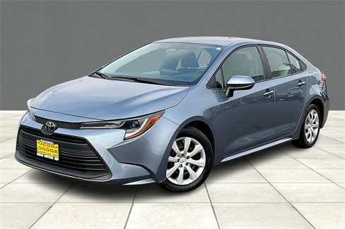 Used 2024 Toyota Corolla LE image 2