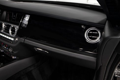 Used 2018 Rolls-Royce Dawn image 47