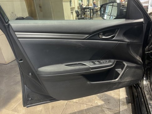 Used 2018 Honda Civic Sport image 13