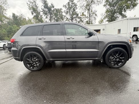 Used 2018 Jeep Grand Cherokee Altitude image 26