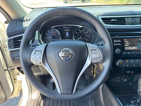 Used 2016 Nissan Rogue S w/ Appearance Package image 21