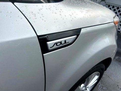 Used 2016 Kia Soul + image 30