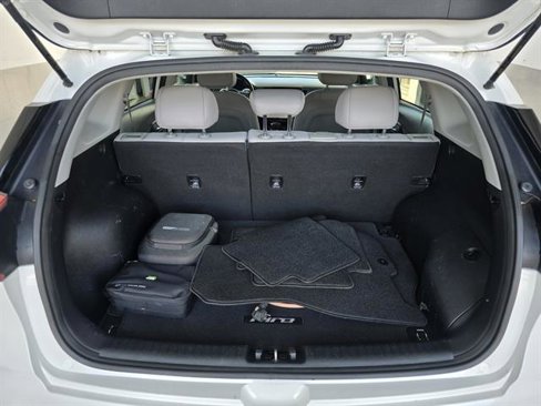 Used 2019 Kia Niro LX image 11