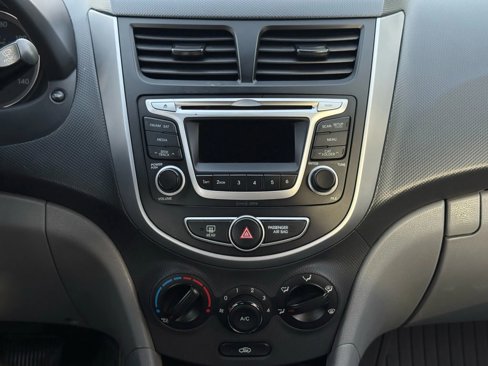 Used 2014 Hyundai Accent GLS image 21