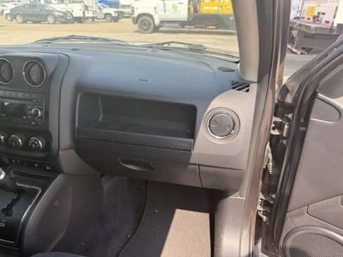 Used 2017 Jeep Patriot Latitude image 19