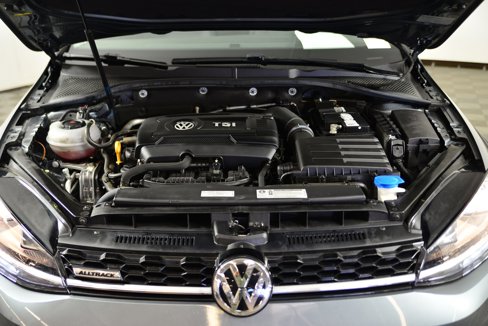 Used 2018 Volkswagen Golf Alltrack SE image 17
