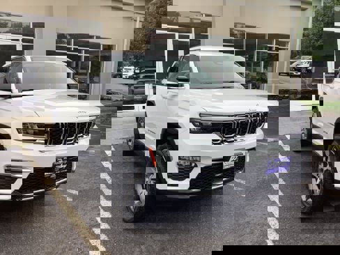 New 2023 Jeep Grand Cherokee 4WD 4xe w/ Luxury Tech Group II image 1
