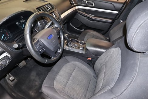 Used 2017 Ford Explorer XLT image 34
