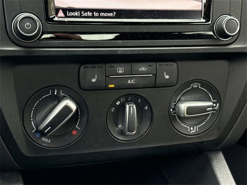 Used 2017 Volkswagen Jetta SE image 20