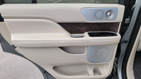 Used 2019 Lincoln Navigator Reserve image 54