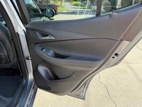 Used 2022 Buick Encore GX Select w/ Sport Touring Package image 32