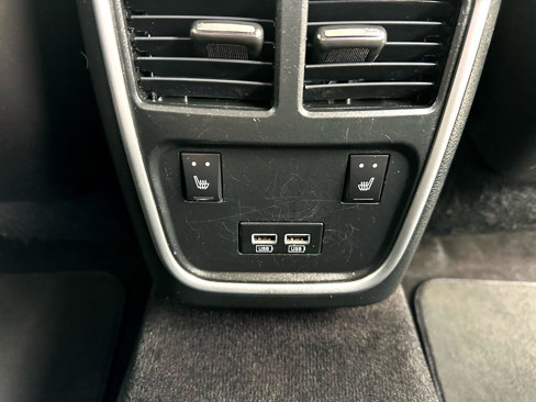 Used 2018 Chrysler 300 Limited image 21