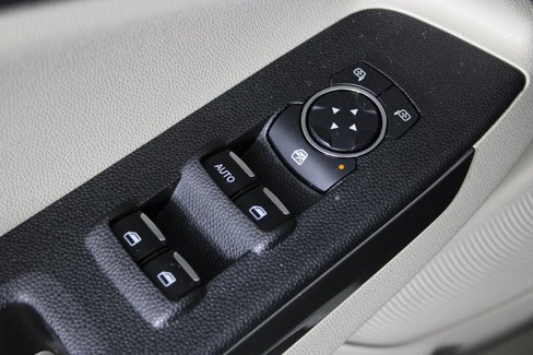 Used 2020 Ford EcoSport SE w/ SE Convenience Package image 18
