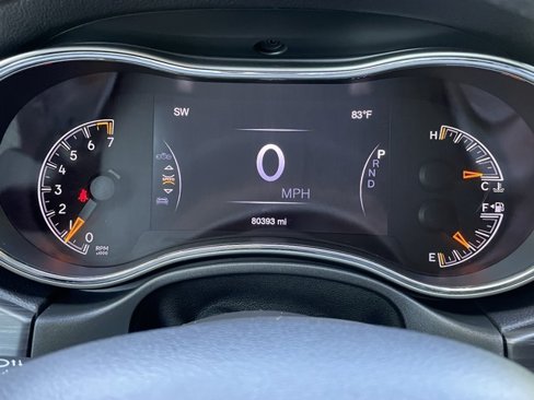Used 2020 Jeep Grand Cherokee Laredo image 12