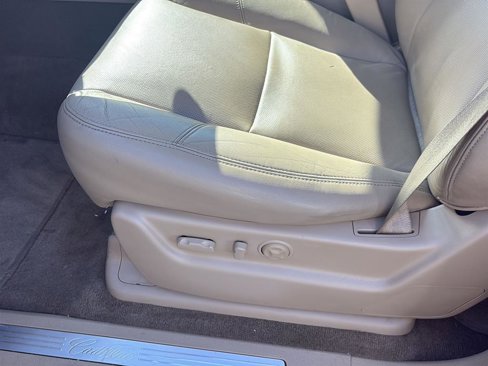 Used 2012 Cadillac Escalade Luxury image 9