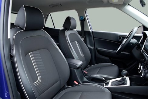 Used 2022 Hyundai Venue Limited image 18