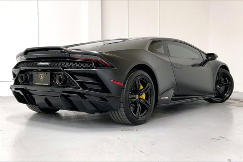 Used 2022 Lamborghini Huracan EVO image 4