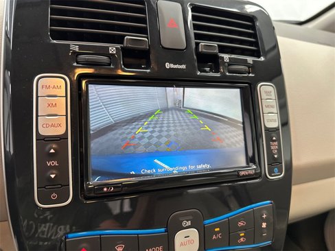 Used 2012 Nissan Leaf SL image 29
