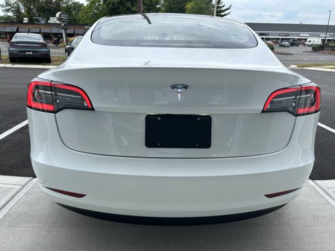 Used 2023 Tesla Model 3 Standard Range image 19