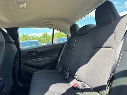 Used 2022 Toyota Corolla LE image 19
